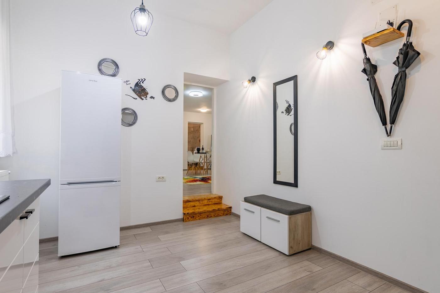 Appartement Old Town By Mm Host à Braşov Extérieur photo