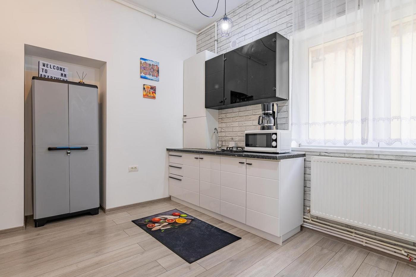 Appartement Old Town By Mm Host à Braşov Extérieur photo